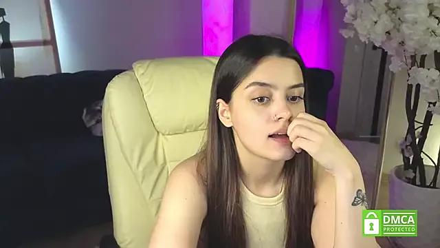 Lustr0us from StripChat is Freechat