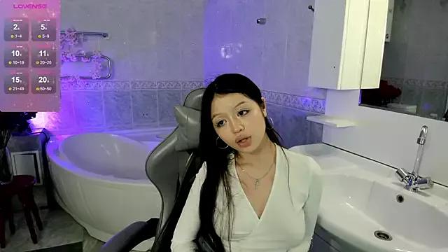 luvemily from StripChat is Freechat