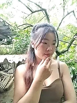 lylylove from StripChat is Freechat