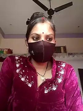 Maahi-Queen from StripChat is Freechat