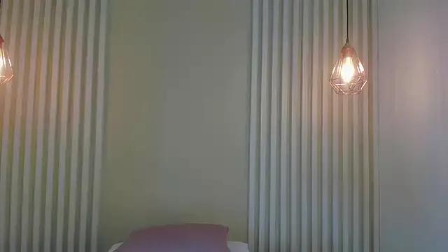 maddy_walker from StripChat is Freechat