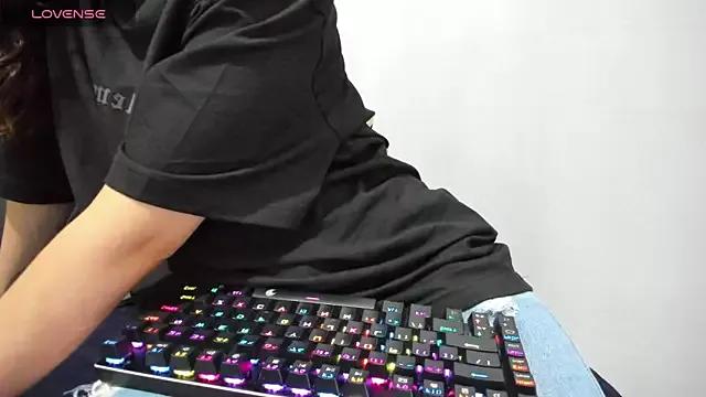 MaddyMendozaxx from StripChat is Freechat