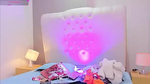majo_rosse from StripChat is Freechat