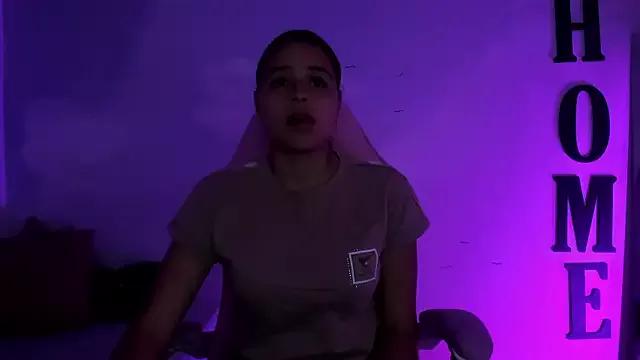 Maraxrivera from StripChat is Freechat
