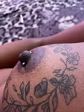 MariaLorenaah from StripChat is Freechat