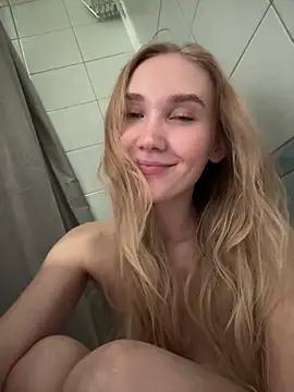 MariaTull from StripChat is Freechat