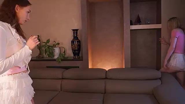 MarisLopaz from StripChat is Freechat