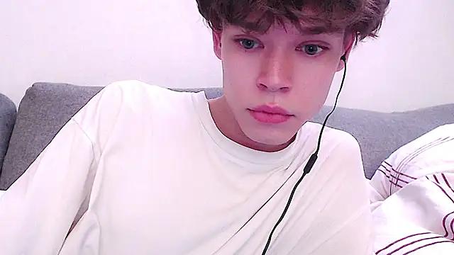 markspaws from StripChat is Freechat