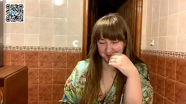 MaroonMoon_ from StripChat is Freechat