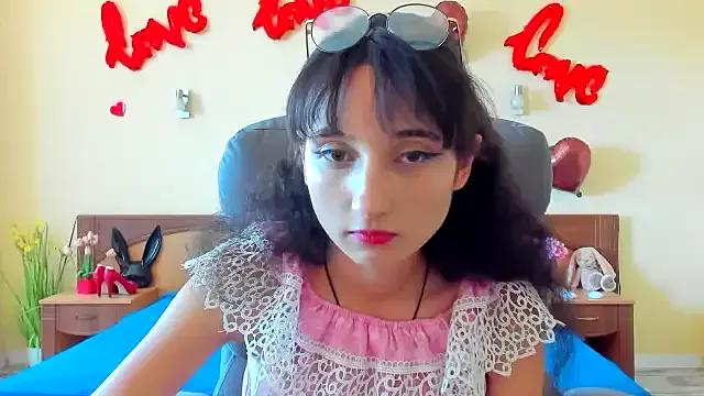 Marri-Stella from StripChat is Freechat