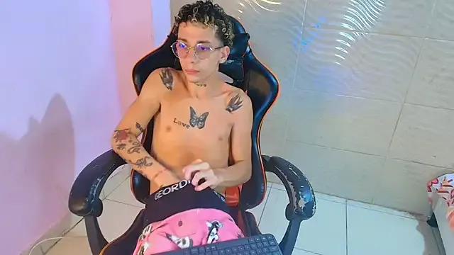 mateodeamjo from StripChat is Freechat