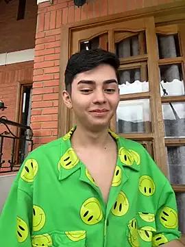 Maxi_little from StripChat is Freechat