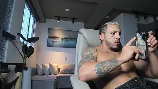 Maximo_Marcelo from StripChat is Freechat