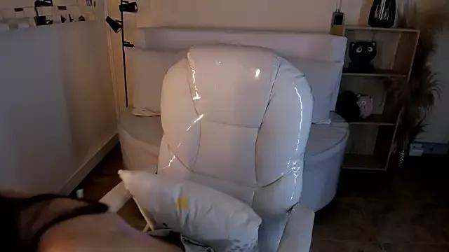 Meelanny_ds from StripChat is Freechat