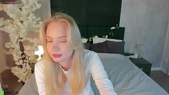 Melanie_Ryer from StripChat is Freechat