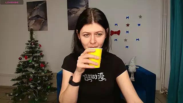 MelisaGollden from StripChat is Freechat