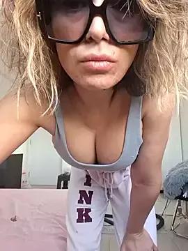 Melissa0707 from StripChat is Freechat