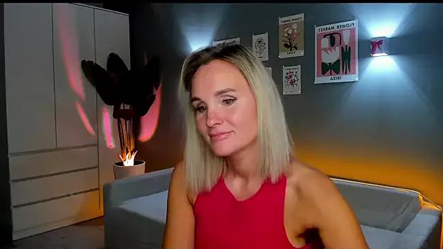 Melissa_Grande from StripChat is Freechat