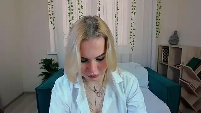 Mellissatea_ from StripChat is Freechat