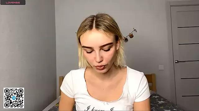 MelodyImam from StripChat is Freechat