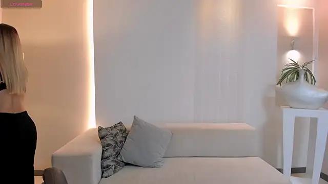 MelodyRoberts from StripChat is Freechat