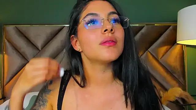 Mia_Elowen from StripChat is Freechat