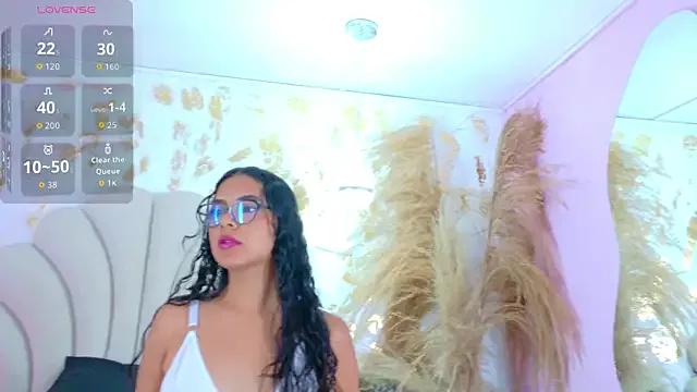 mia_white_cr from StripChat is Freechat