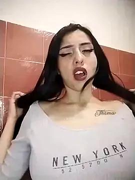 mihasophiaxx from StripChat is Freechat