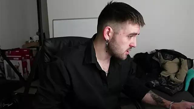 Mike_Platano from StripChat is Freechat