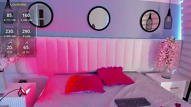 Mila_Hank_ from StripChat is Freechat