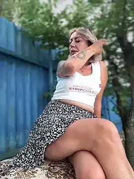 Milena-MilfaXXX from StripChat is Freechat