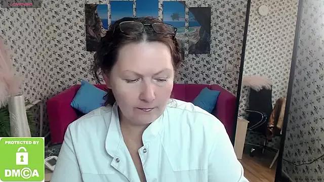 milf_hornys from StripChat is Freechat
