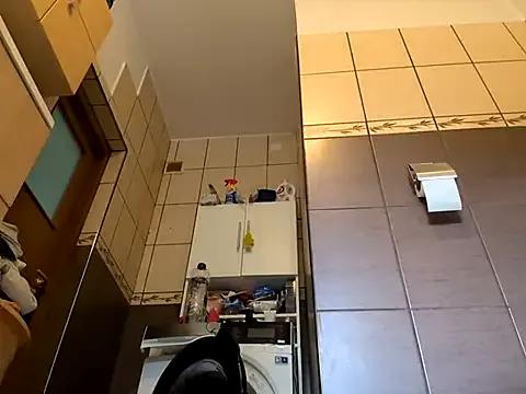 Milky_hairy_mommy from StripChat is Freechat