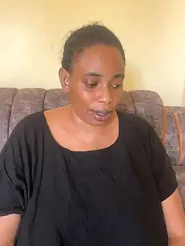 milky_mom from StripChat is Freechat