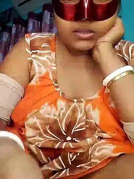 mimi87hoty from StripChat is Freechat