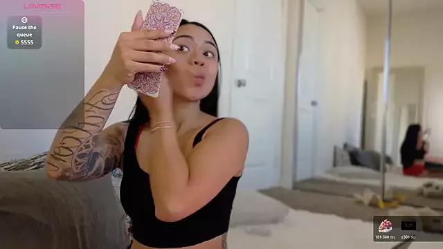 mimibabyxxx from StripChat is Freechat