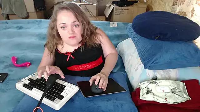 MiniNatalie from StripChat is Freechat