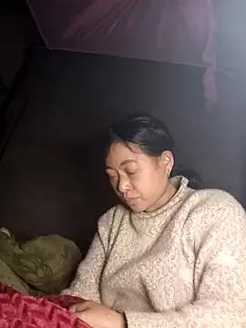 Minnakutew20 from StripChat is Freechat