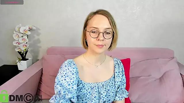 Mira_Gray from StripChat is Freechat