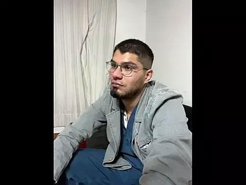 mirallesandbig from StripChat is Freechat