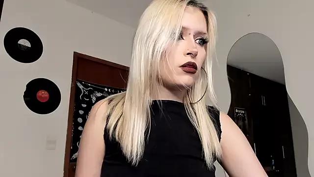 missluna27 from StripChat is Freechat