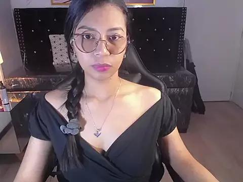 moli_haze_b from StripChat is Freechat