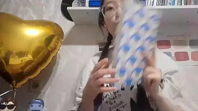 MollyTiger from StripChat is Freechat