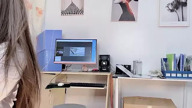 Mono-Stewardesss from StripChat is Freechat