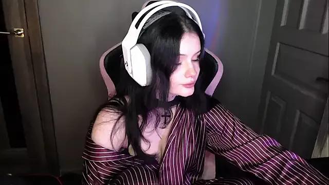 Moon_raven from StripChat is Freechat