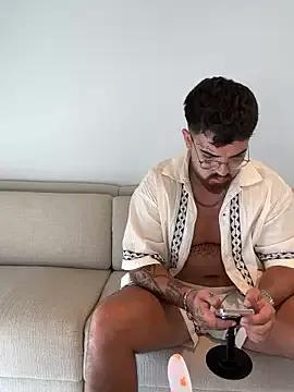 MrAndMrsSavage from StripChat is Freechat