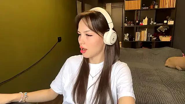 MysticAlisa from StripChat is Freechat