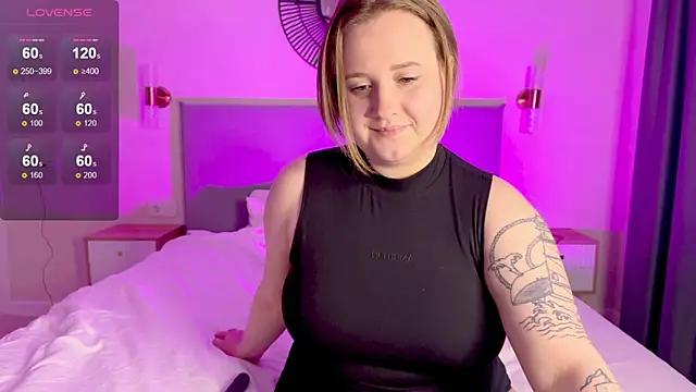 NaomiRey1 from StripChat is Freechat