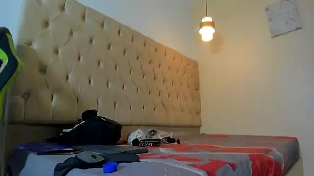 Naomis_35 from StripChat is Freechat