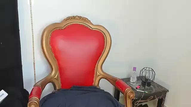 NaughtyAmeliaThompson69 from StripChat is Freechat